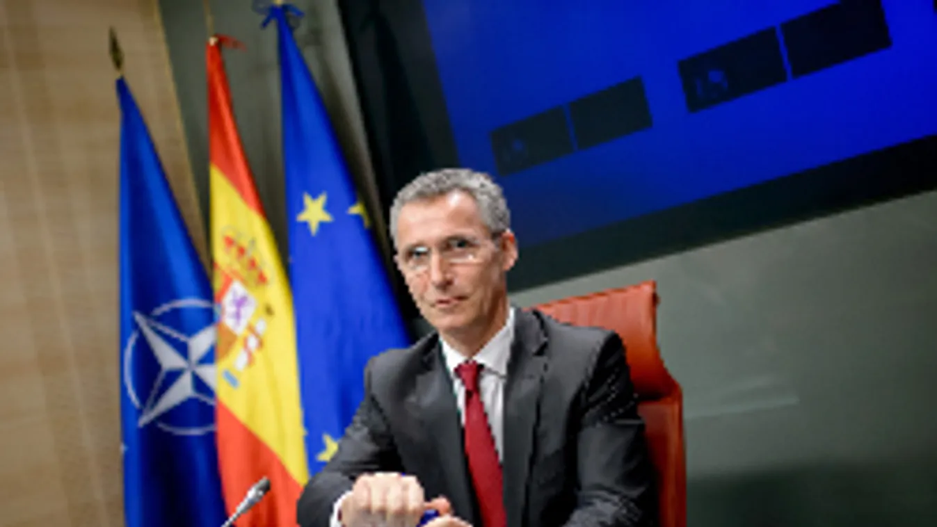 Köveket dobált a NATO- főtitkár