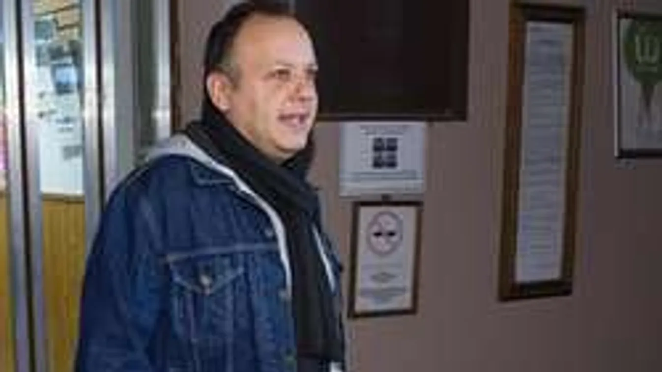 Otthon tanulta? Damu Rolandot villával szúrta fejbe saját anyja