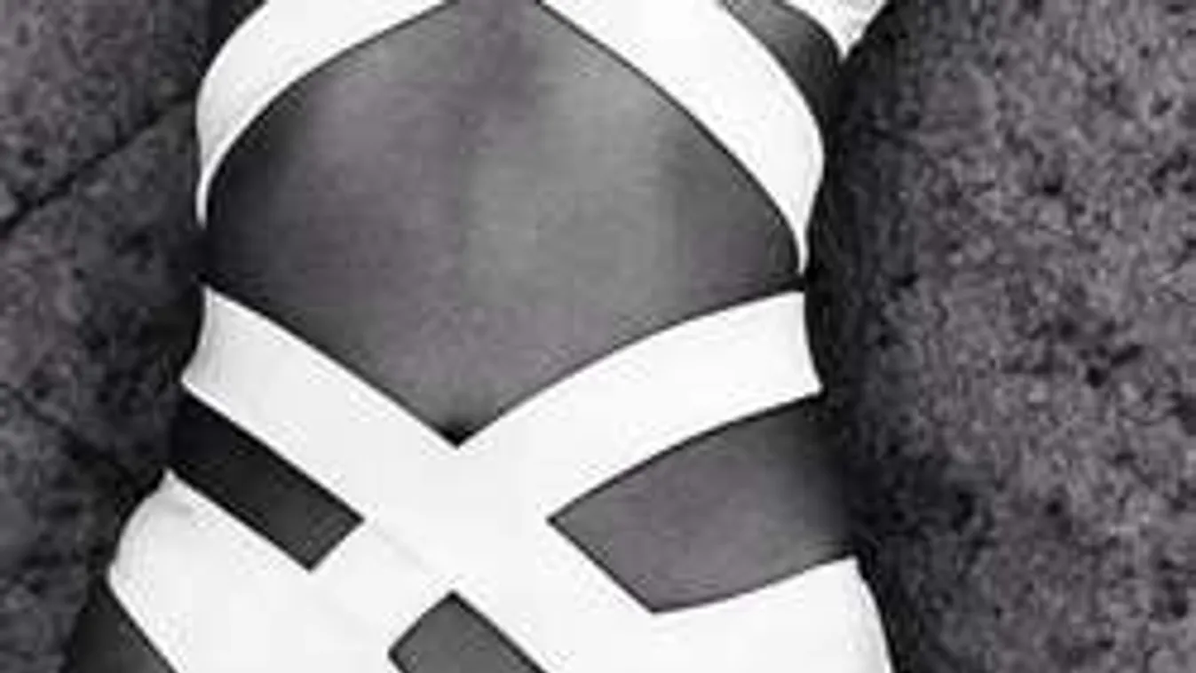 Jön a jó idő: Hordhatatlan fürdőruha a divat!