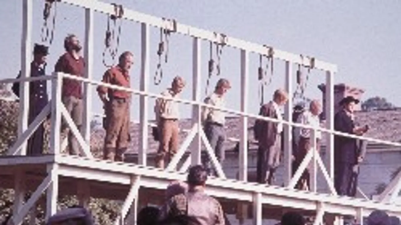 Meghamisították a Tízparancsolatot!