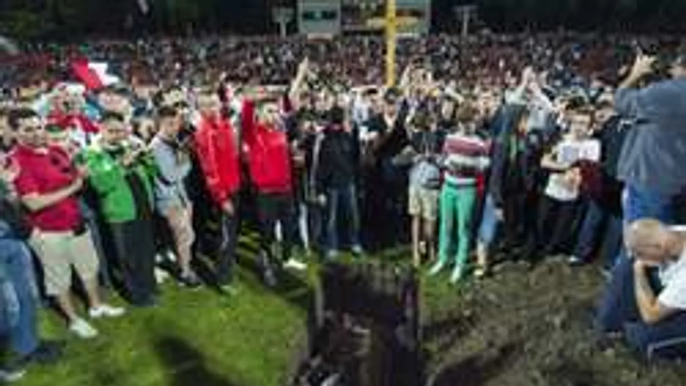 Döbbenet! Temetésről kicsempészett koporsós hulla a focipályán