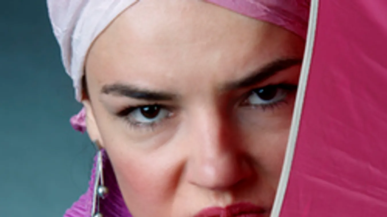 Sújts le az esernyővel!