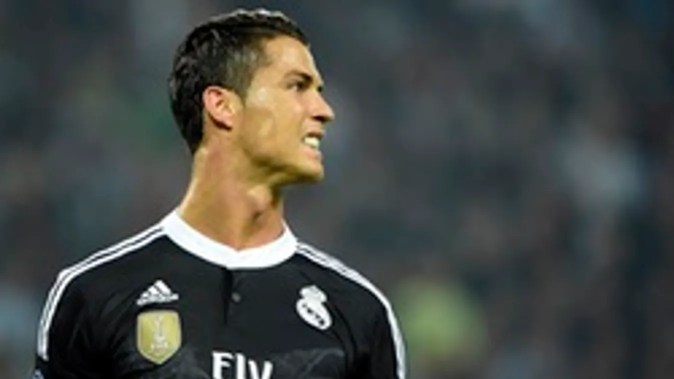 C. Ronaldo még az italáról is lemond, hogy lerázza az újságírókat