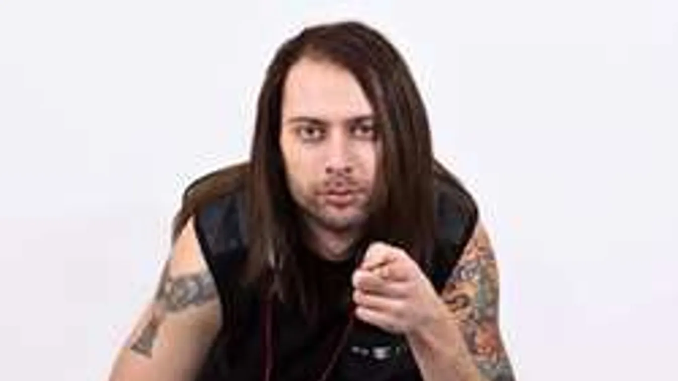 Ügynöknek állt az X-Faktor sztárja