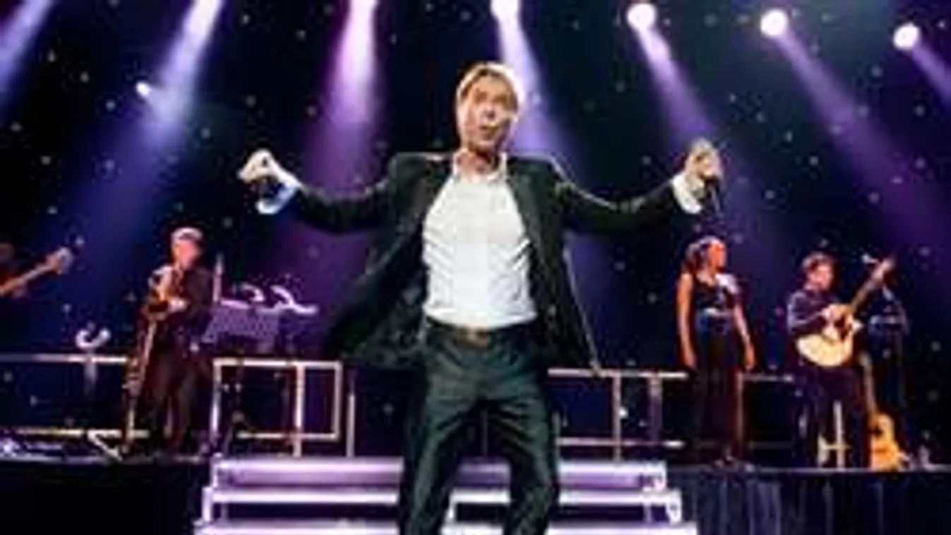 Rendőrségi házkutatás után Cliff Richard mindenét eladja