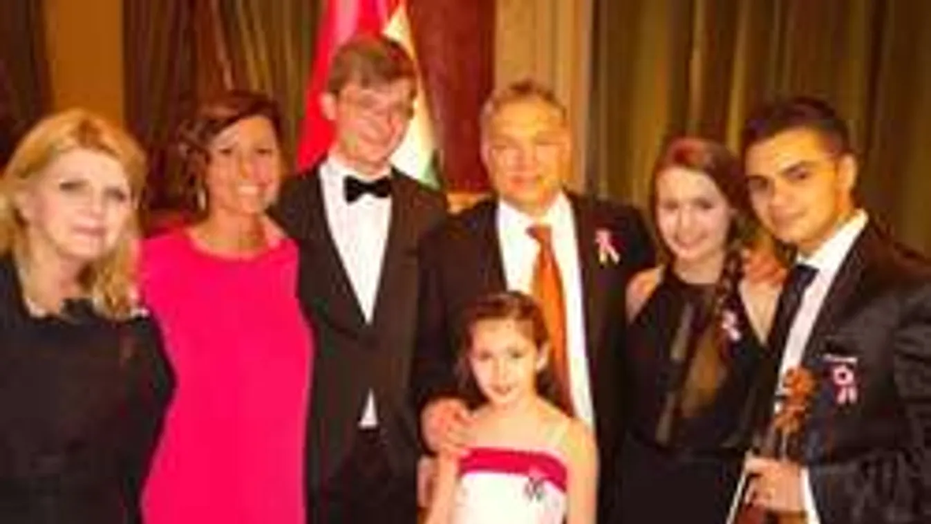 Politikusokat hódít a Virtuózok szerelmespárja