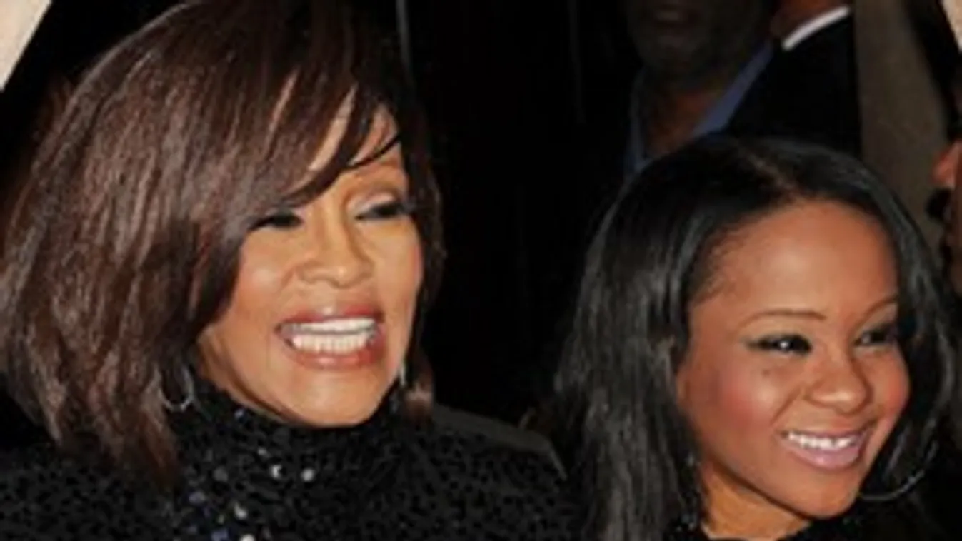 Whitney pénzére hajt a család