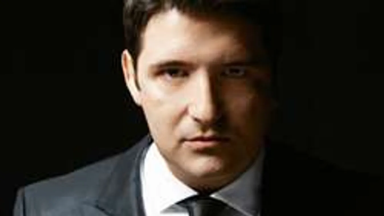 Hajdú Péter annyira romantikus, hogy az már fáj - Fotó