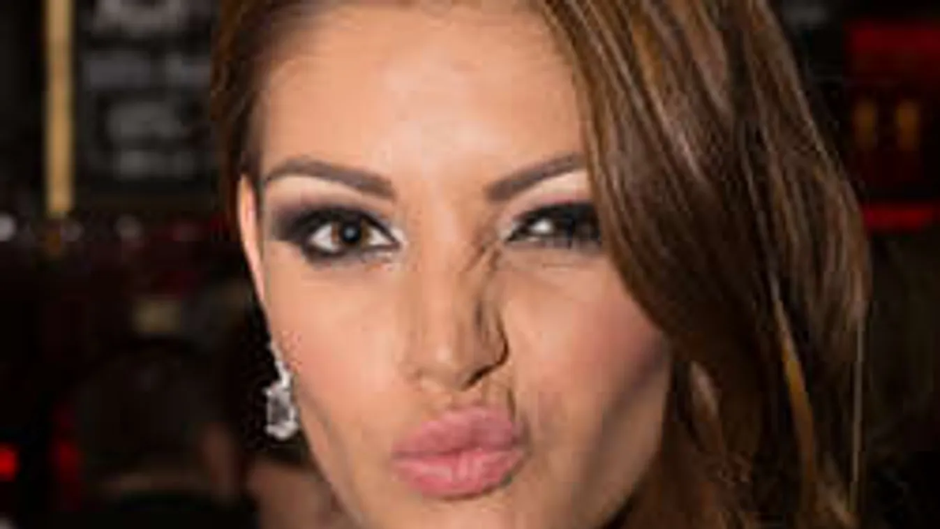 Kulcsár Edina Baywatch cicaként szexiskedik - Fotó!