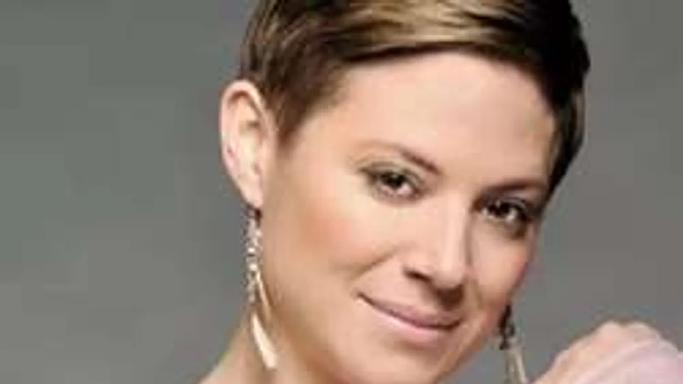 Édesapja budakalászi kertjében ment férjhez Szinetár Dóra!