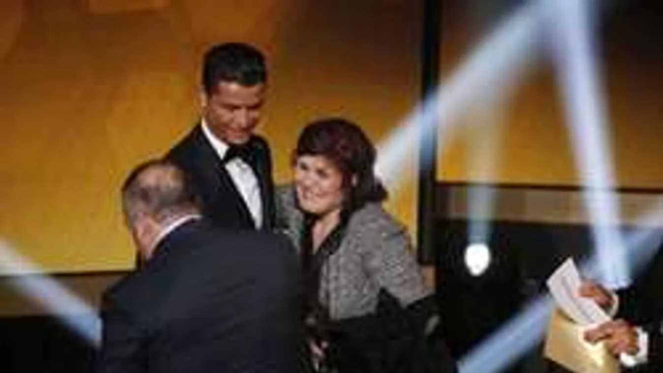 Milliókkal bukott le C. Ronaldo mamája