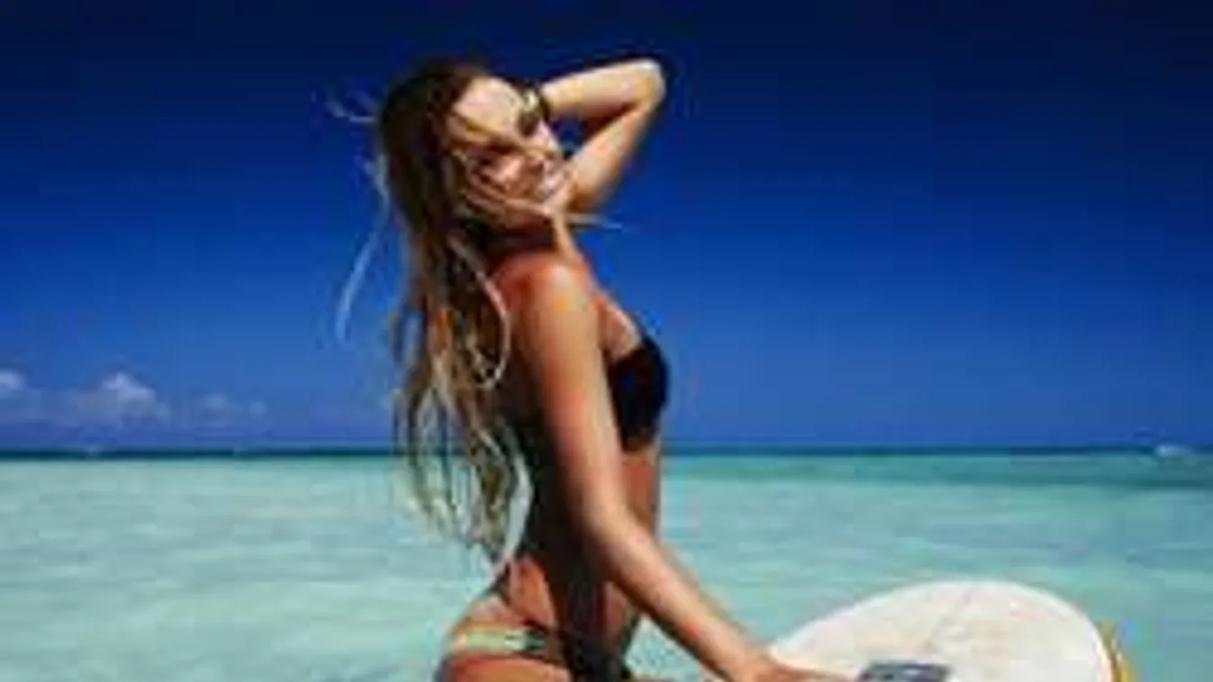 Hawaii álomrandi a tét a gyönyörű szörfös lánnyal