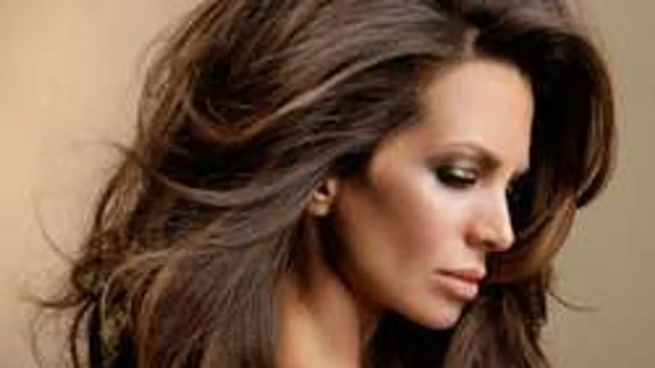 Itt az új őrület, a fejbőr-botox!