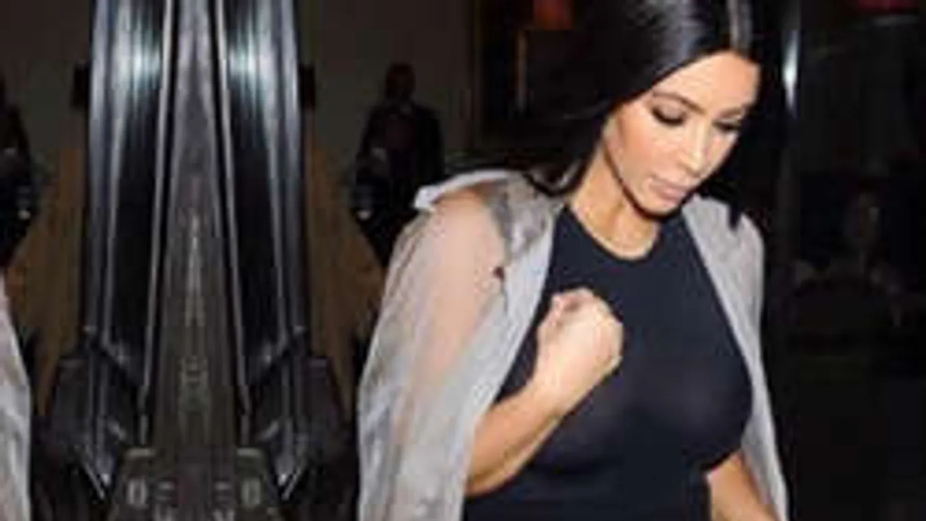 Nyilvánosan meztelenkedett Kim Kardashian