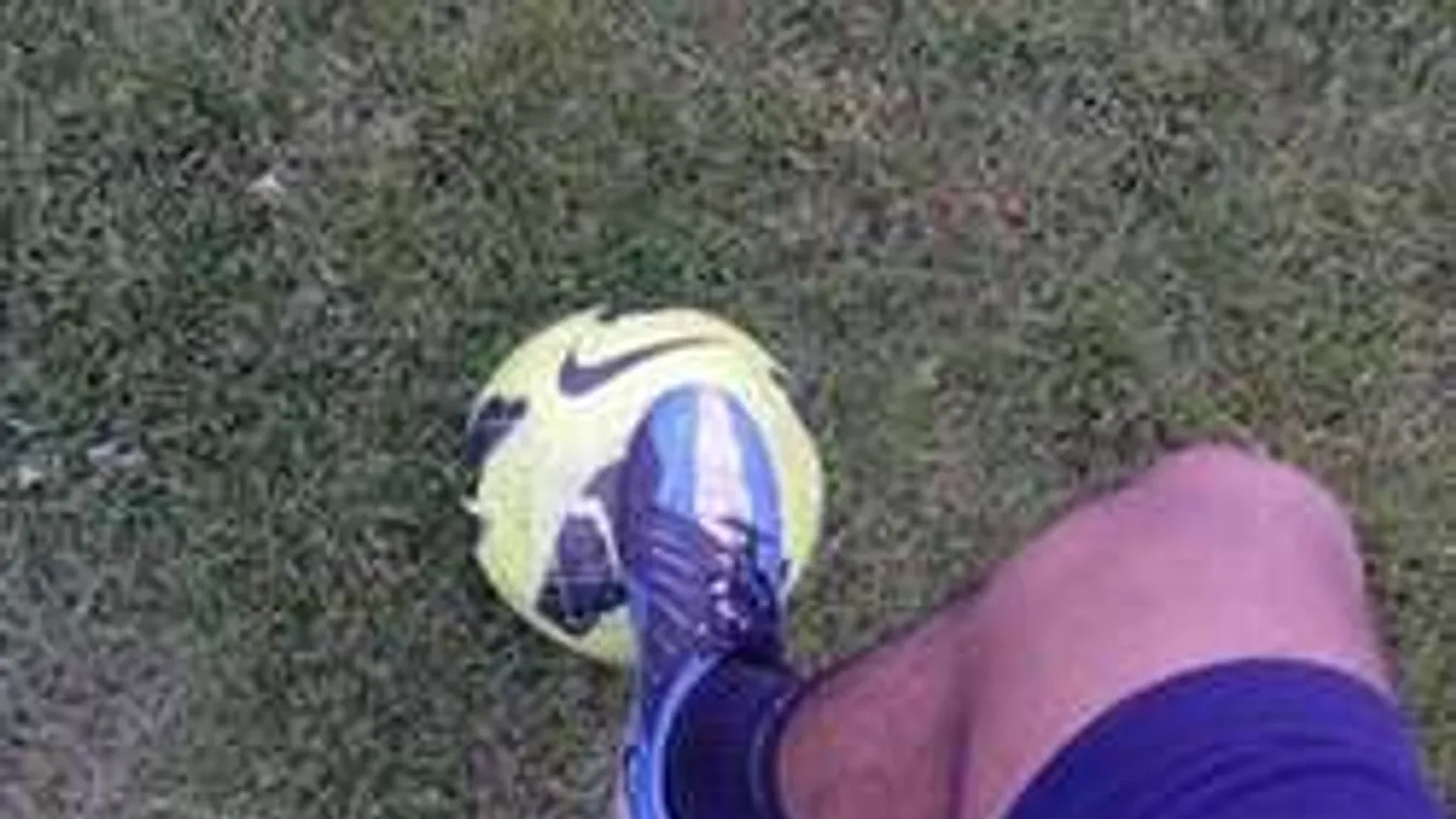 Idesüss! Gólt szerzett a bíró, de nem adta meg!