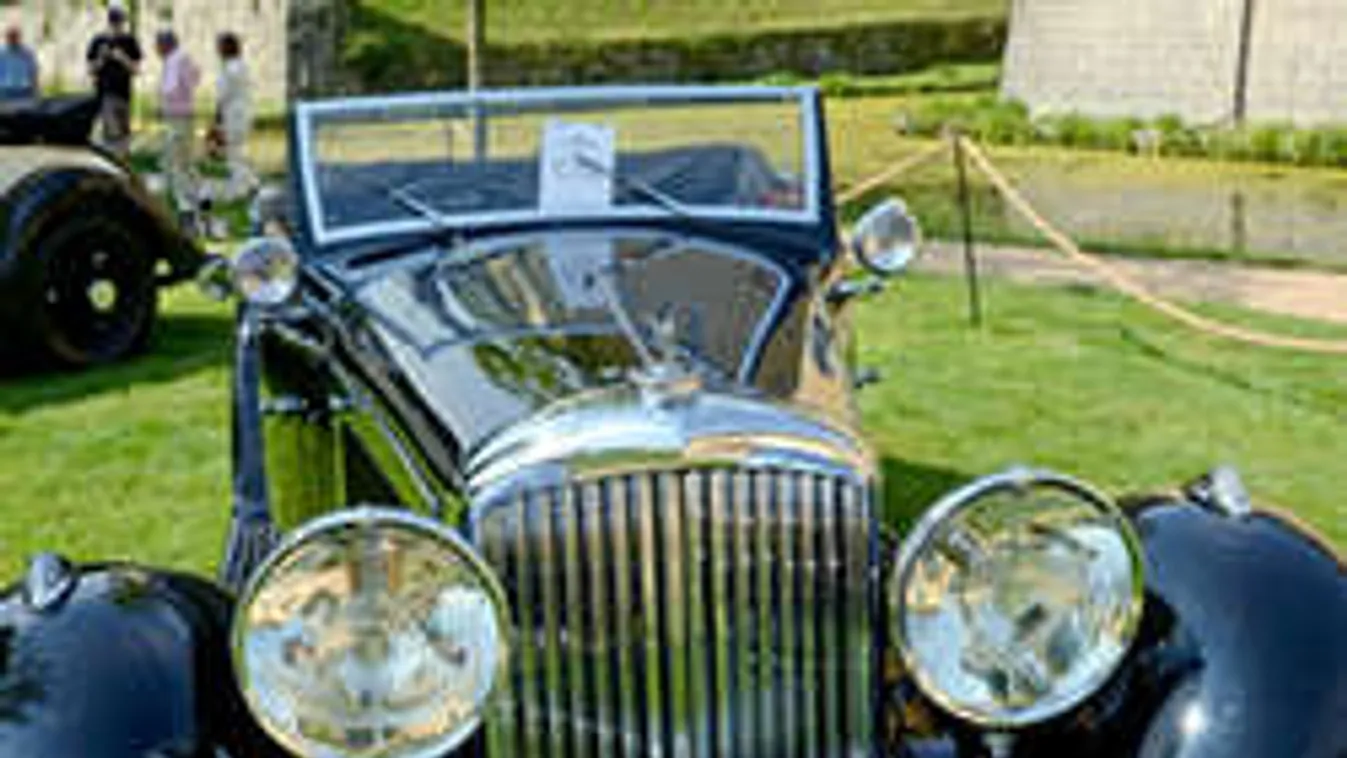 125 millió forintot is érhet a csűrben tartott autó