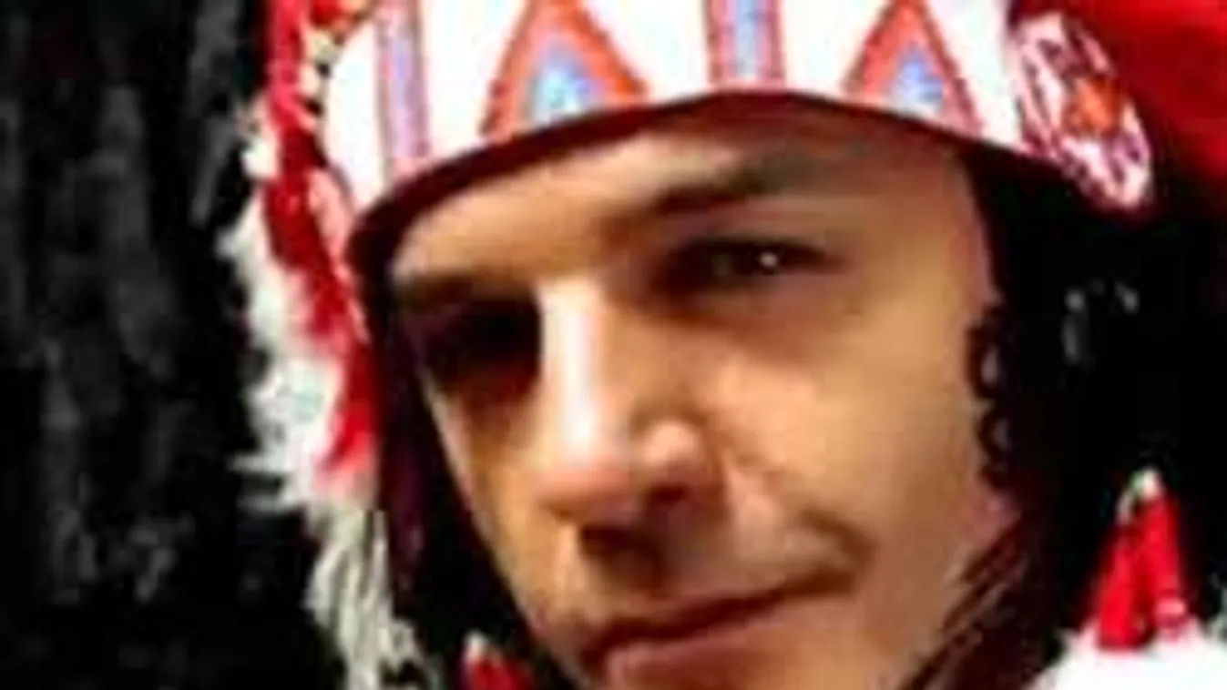 Kozsó profi róka. Koncert előtt jól jön a gerinctörés!