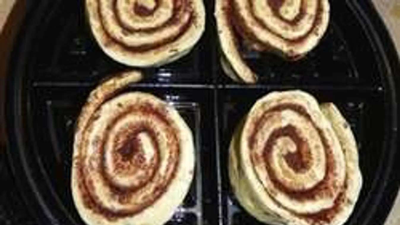 Ronda, de finom! Készíts kakaós csigát gofrisütőben!