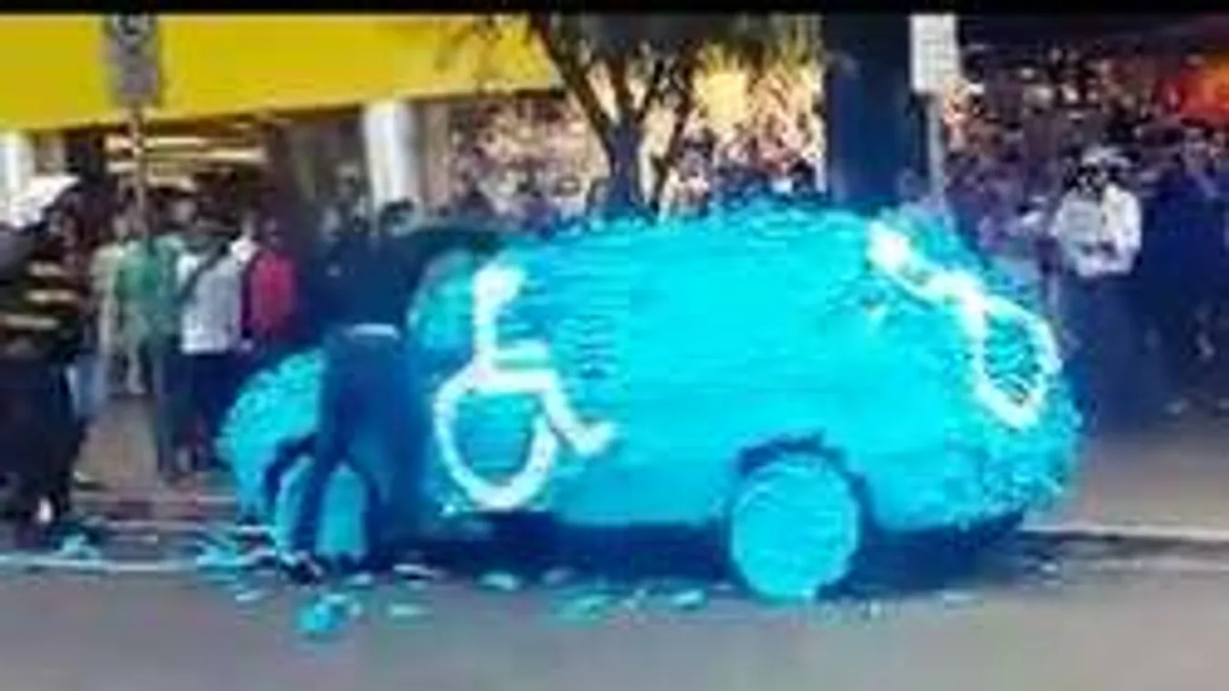 Brutálisan megleckéztették a mozgássérülteket alázó fiatalembert: VIDEÓ!