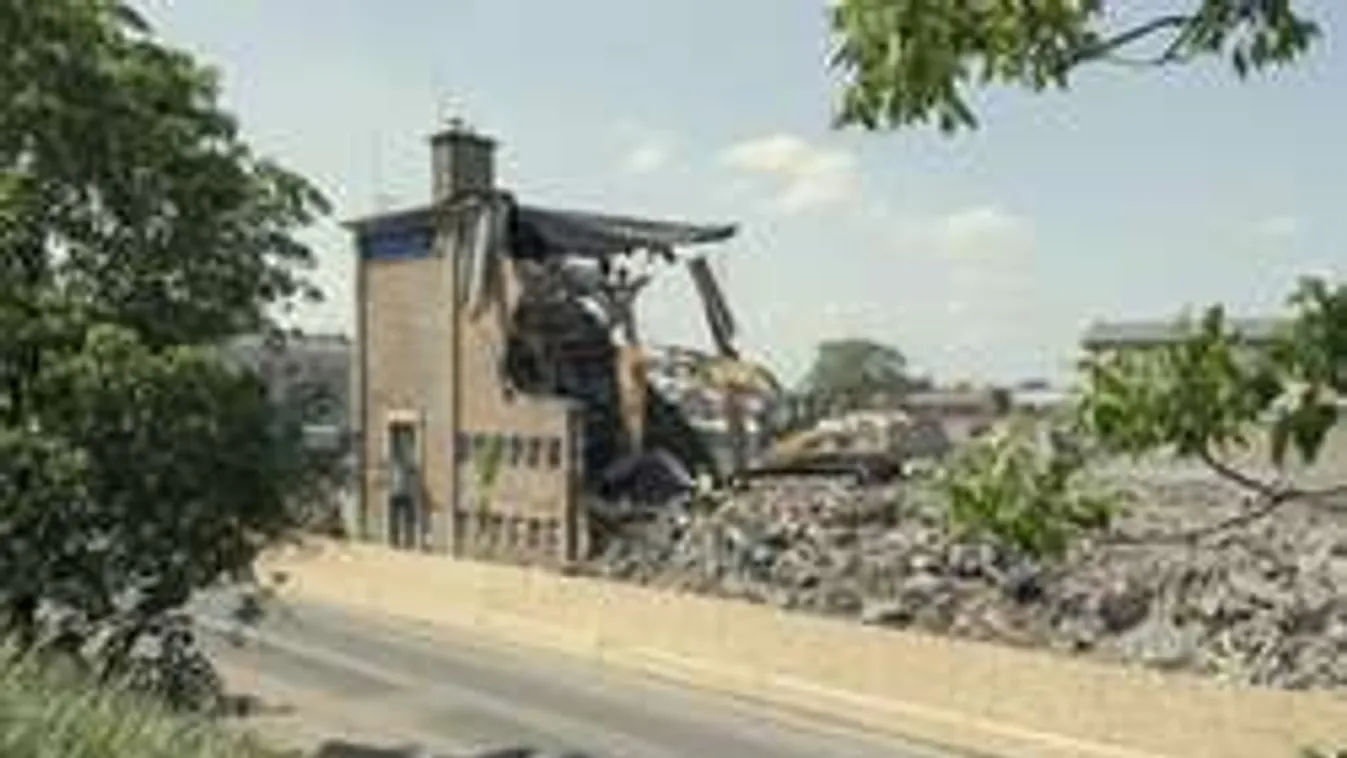 Annyi stadion épül, hogy elfogynak a focipályák