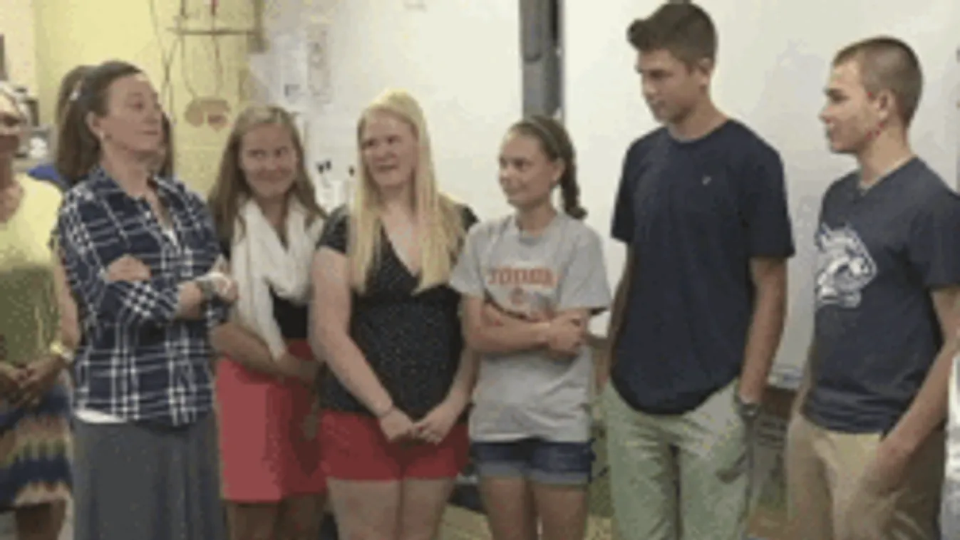 Diákjai pénzén gyógyul tanárnőjük