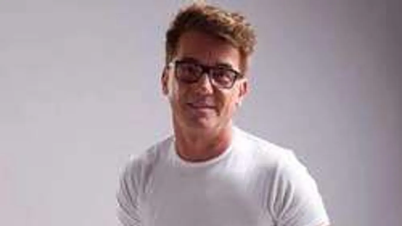 Belefogyott a szerelembe Delhusa Gjon