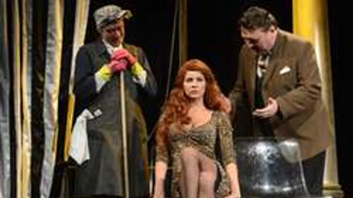 Dörner tintásüveggel díjazta Nemes Wandát