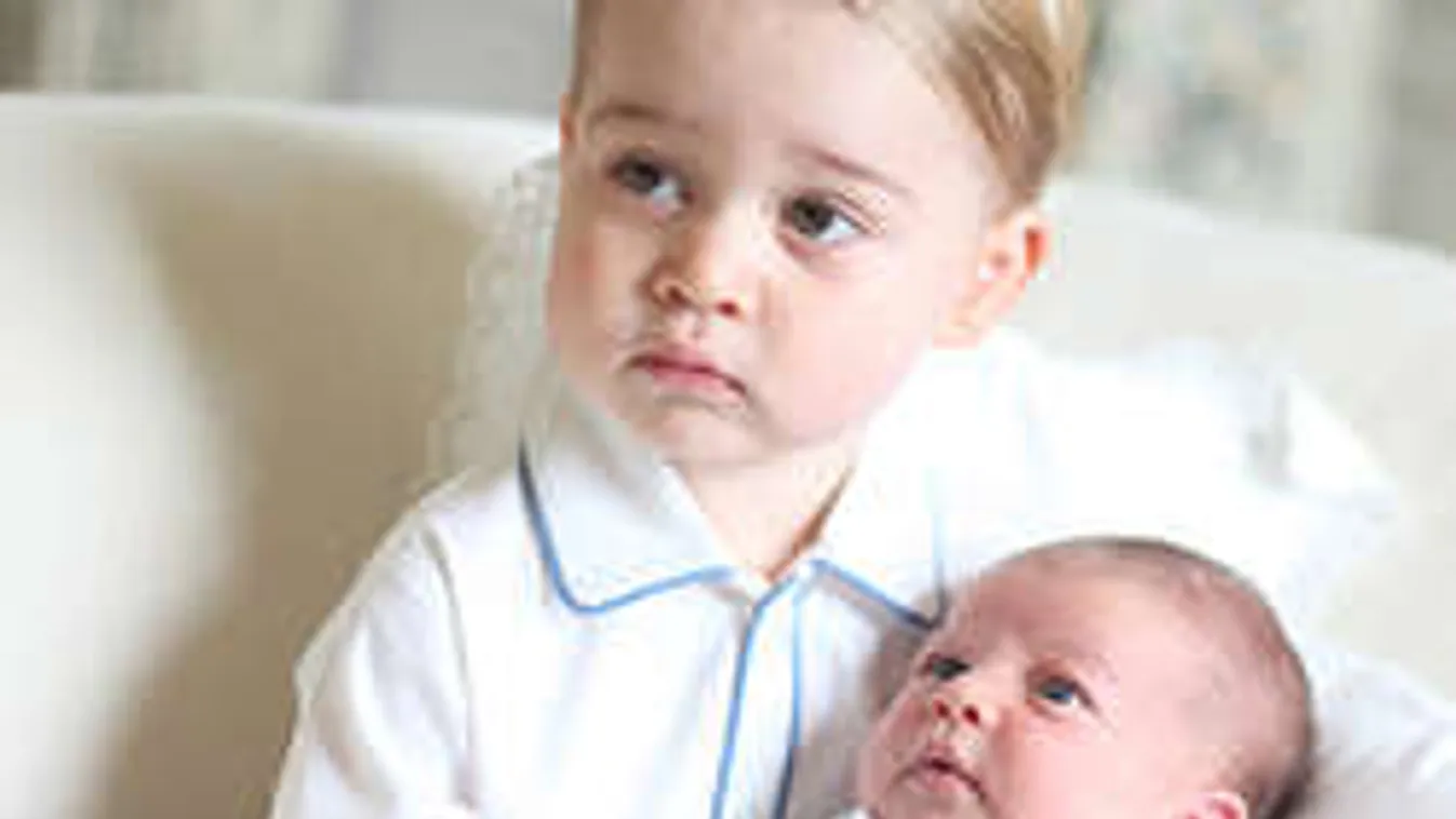 Itt vannak Charlotte hercegnő első fotói!