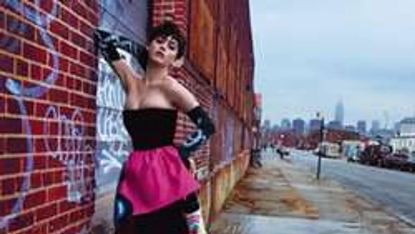 Megmutatta pucér teste egyharmadát Katy Perry - Fotó