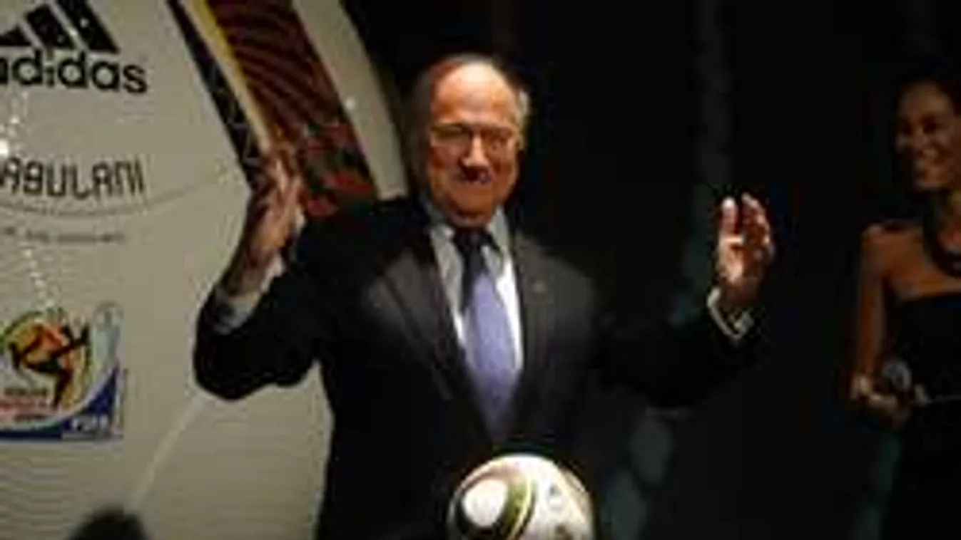 Blatter meggondolta magát