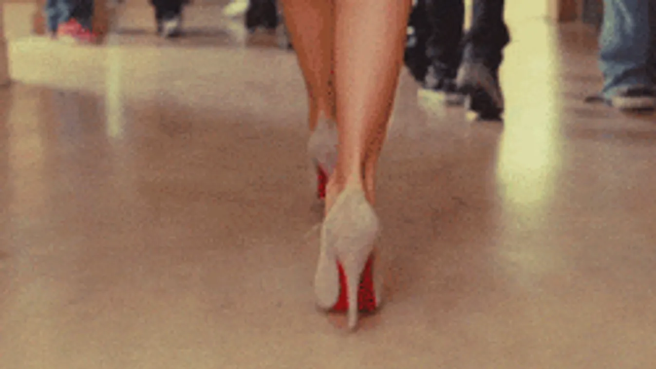 Így teszi tönkre a tűsarkú a lábadat!