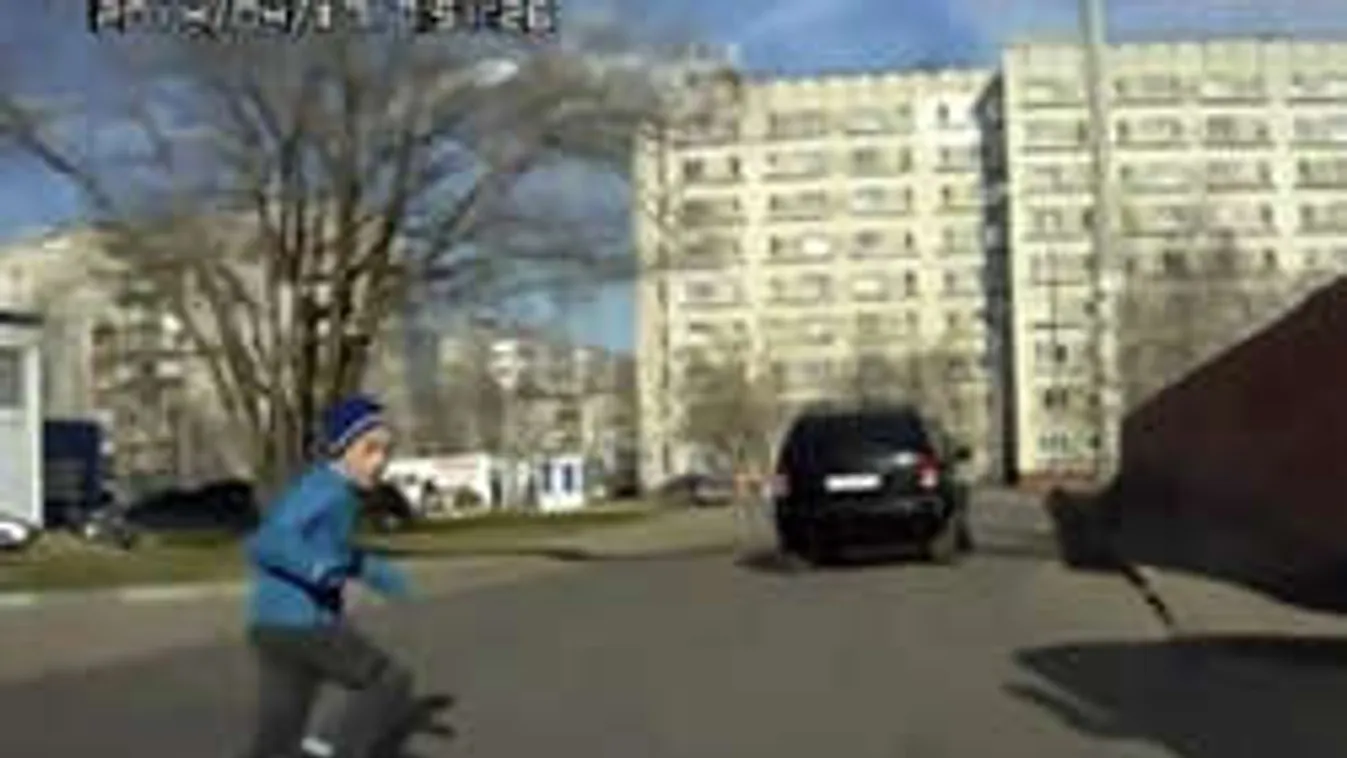 Újabb gyilkos őrület terjed a neten! 500 forintért futnak halálba a tinik! Videó!