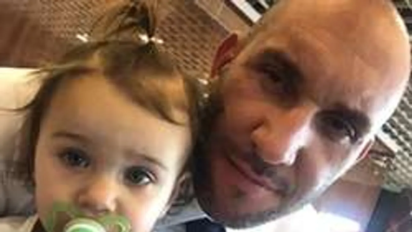 Hipercuki! Indítsd a hetet Berkivel és vele alvó kislányával - FOTÓ!