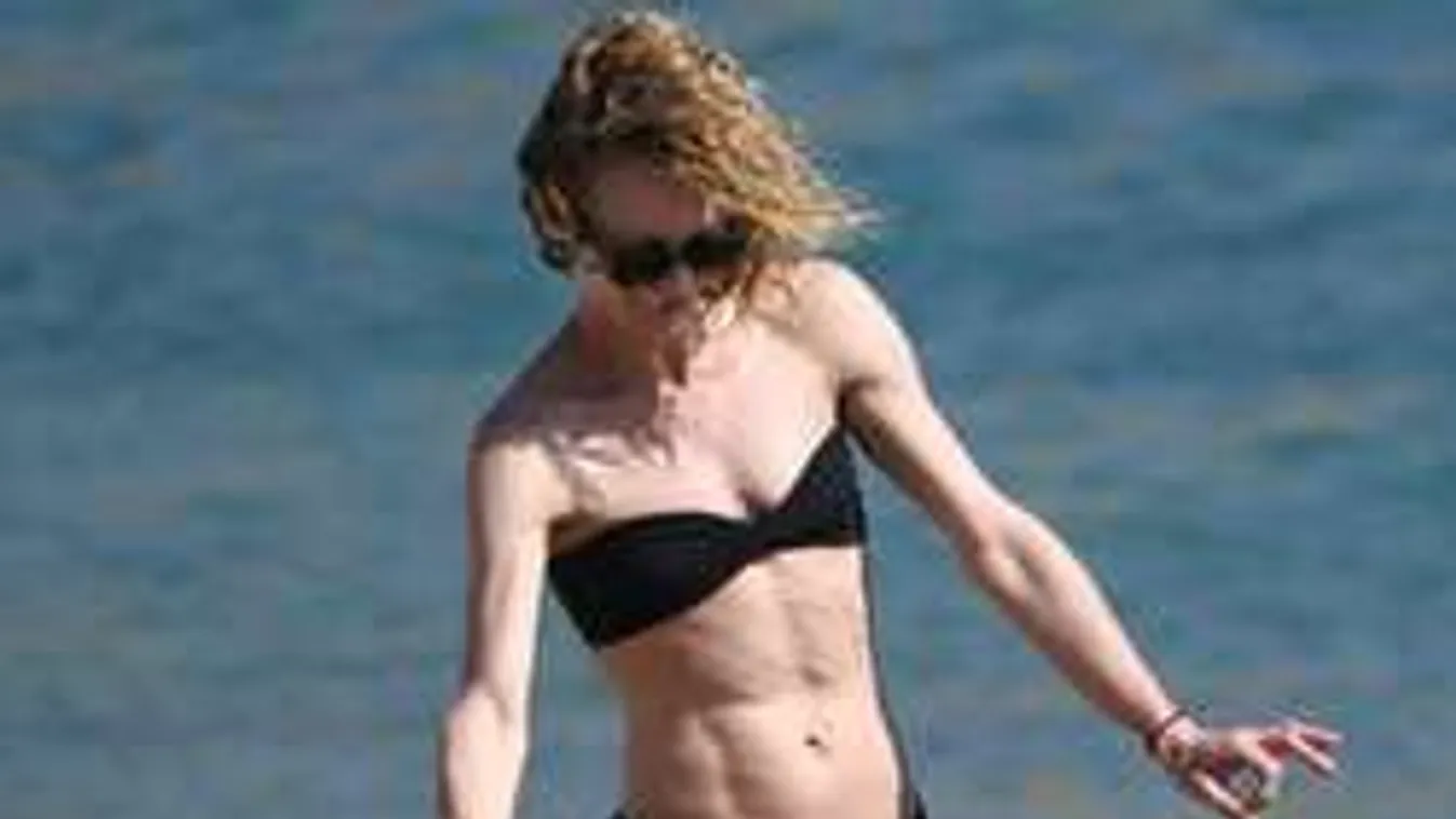 Ez a nyár a 40 fölötti bikinis nőké! - Fotók