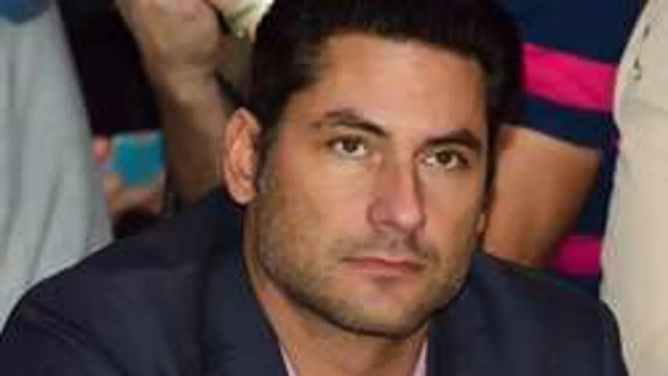 Irtózik a szikétől, mégis plasztikára készül Árpa Attila