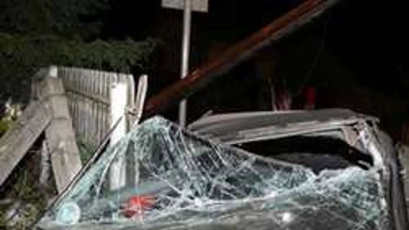 A szemtanúk fogták le a balesetet okozó részeg sofőrt