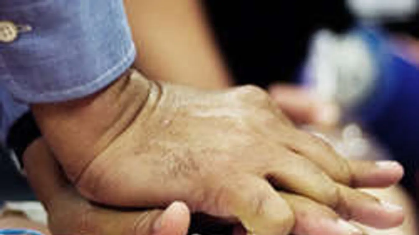 Újra kellett éleszteni egy 4 éves strandoló kislányt Kecskeméten