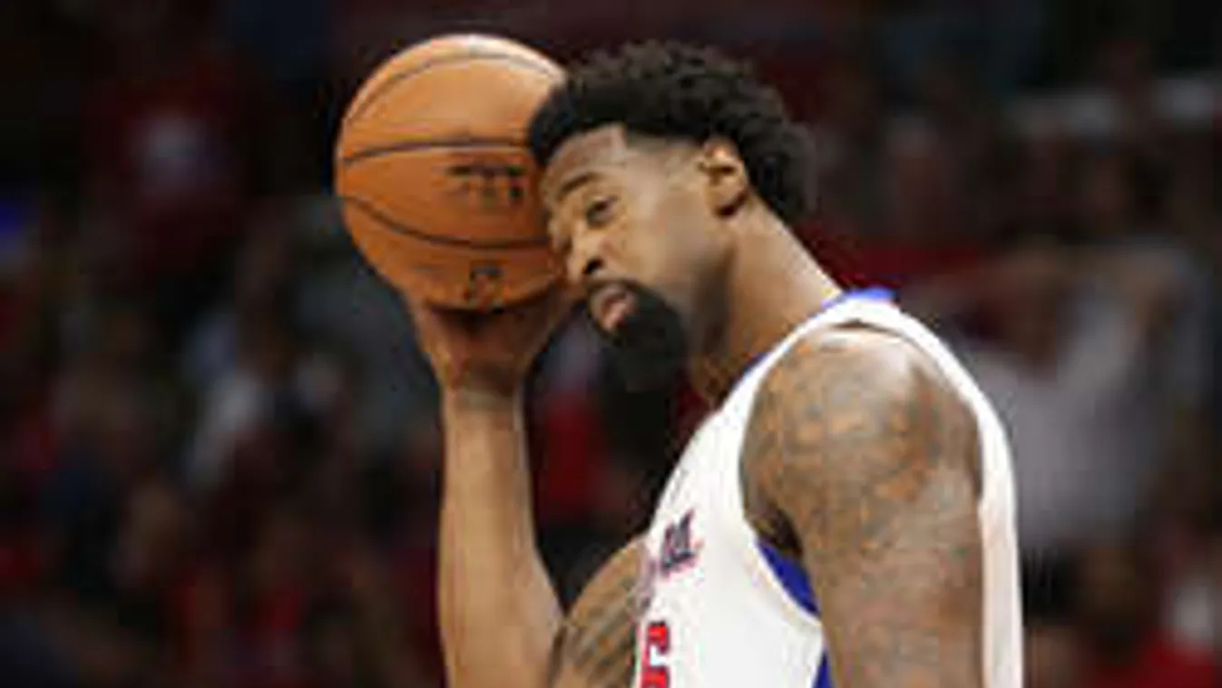 Mindent bedob a pucér kosaras - fotók