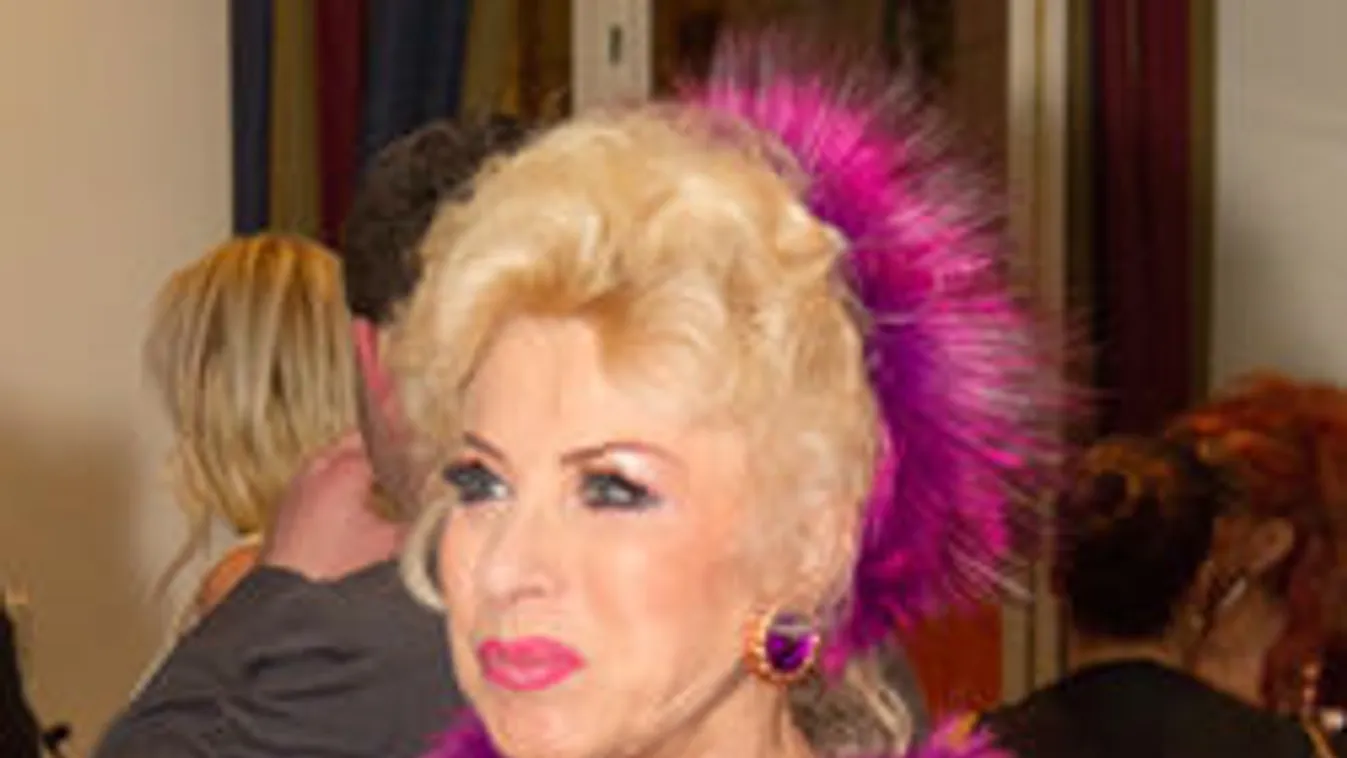 Anyaszült meztelenül érte baleset Medveczky Ilonát