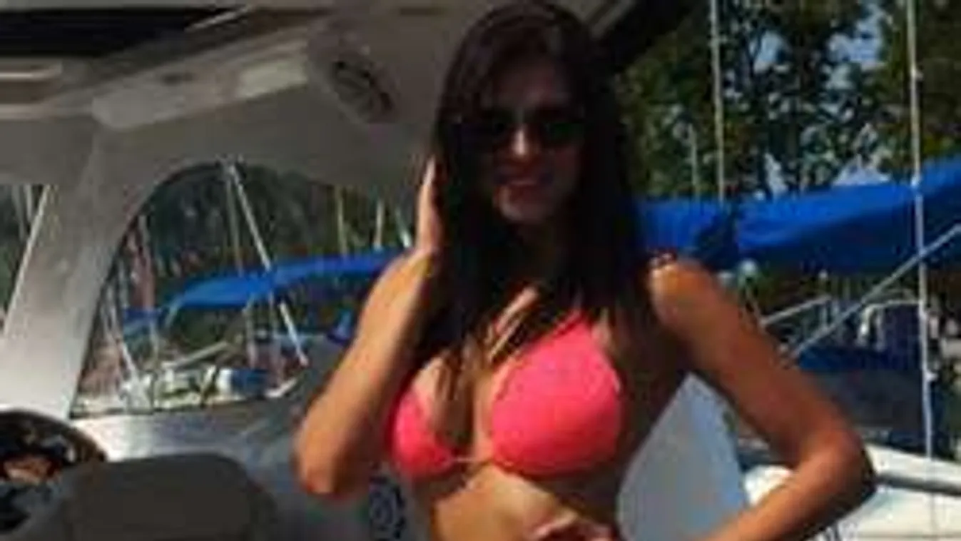 Kinek a kedvéért vetkőzött le Sarka Kata?