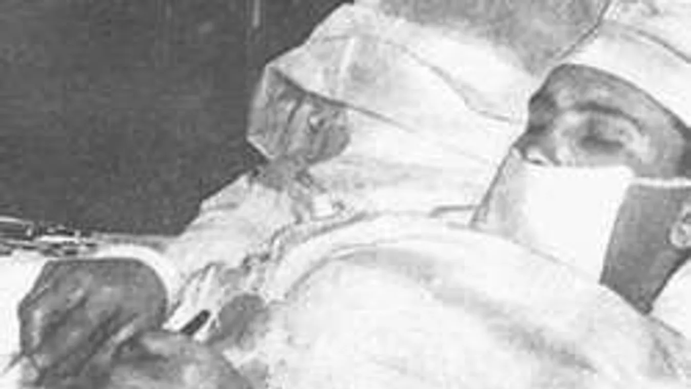 Óriási vérrögöt operált ki magából egy  vakmerő nagyatádi nyugdíjas!