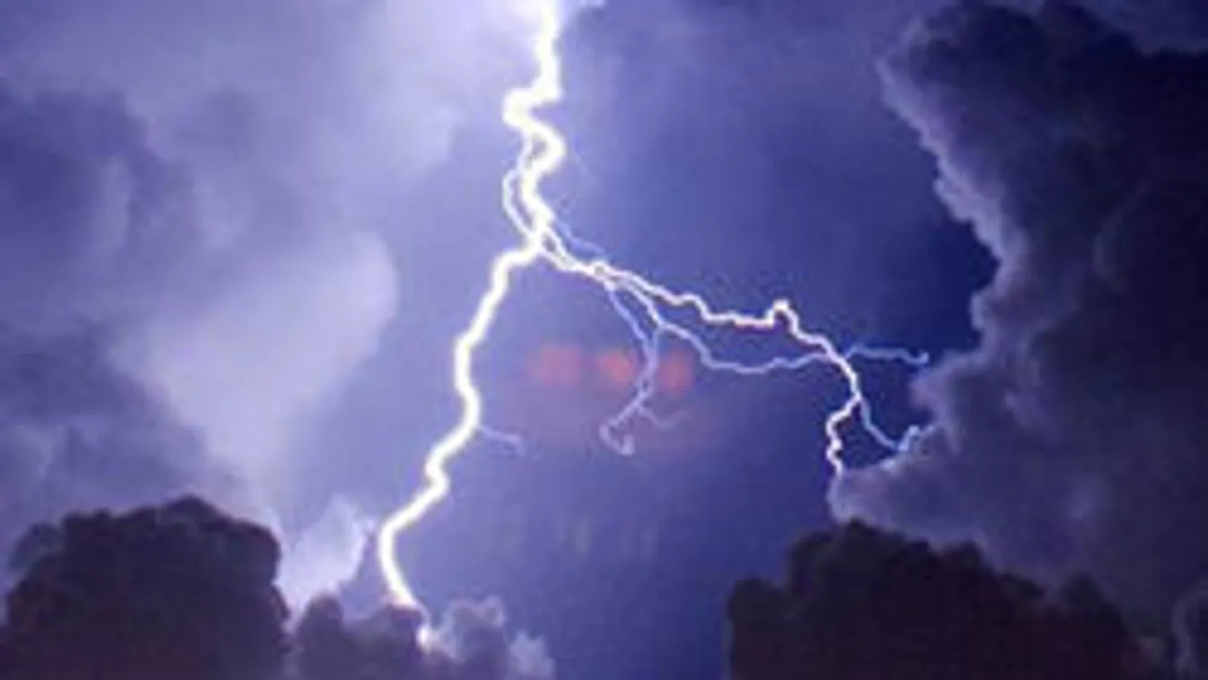 Brutális viharral, jégveréssel csaphat le holnap a hidegfront!