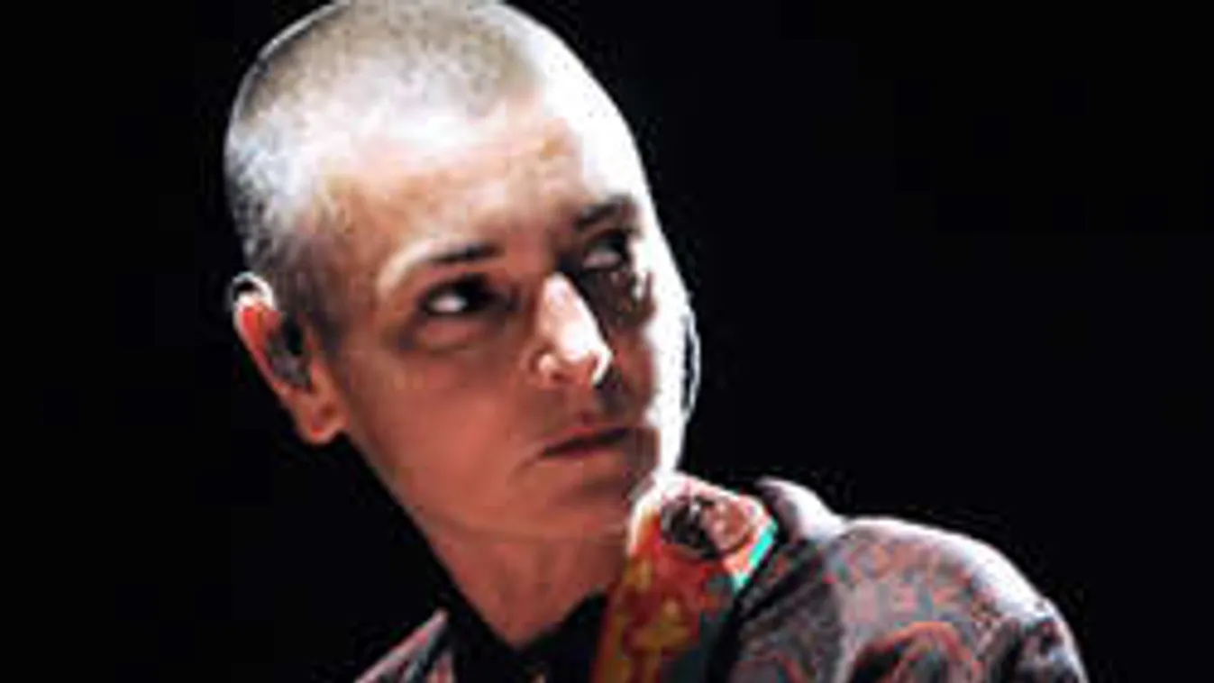 Súlyos beteg a sztárénekesnő és a fia is