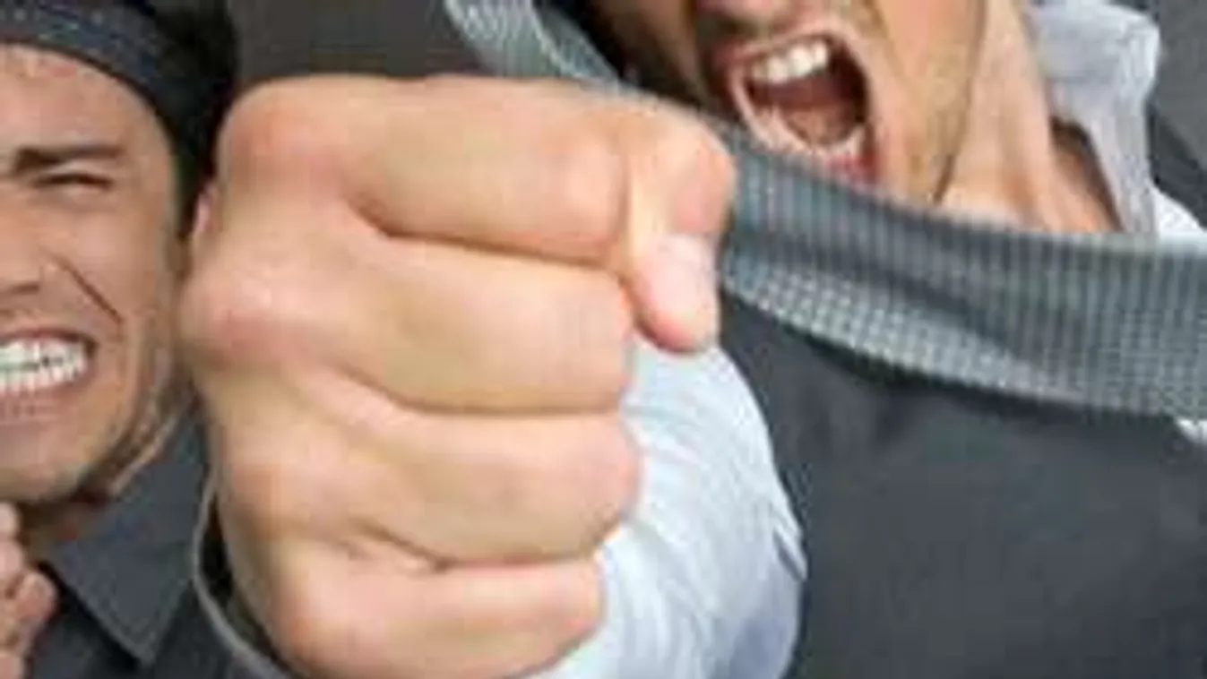 Súlyosan megvertek egy fiatal nőt és bevándorlónak nézett barátját Szegeden