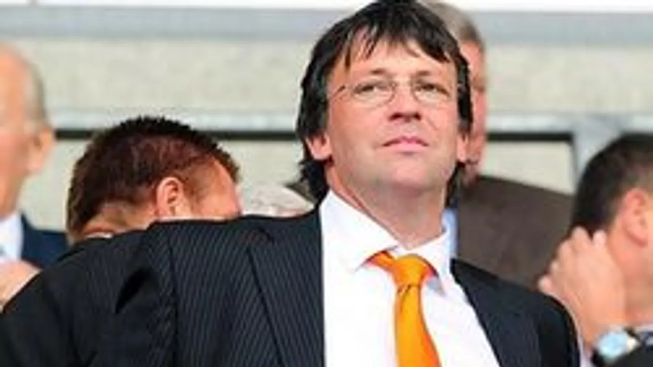 Puskával fenyegetőzött a fociklub vezére