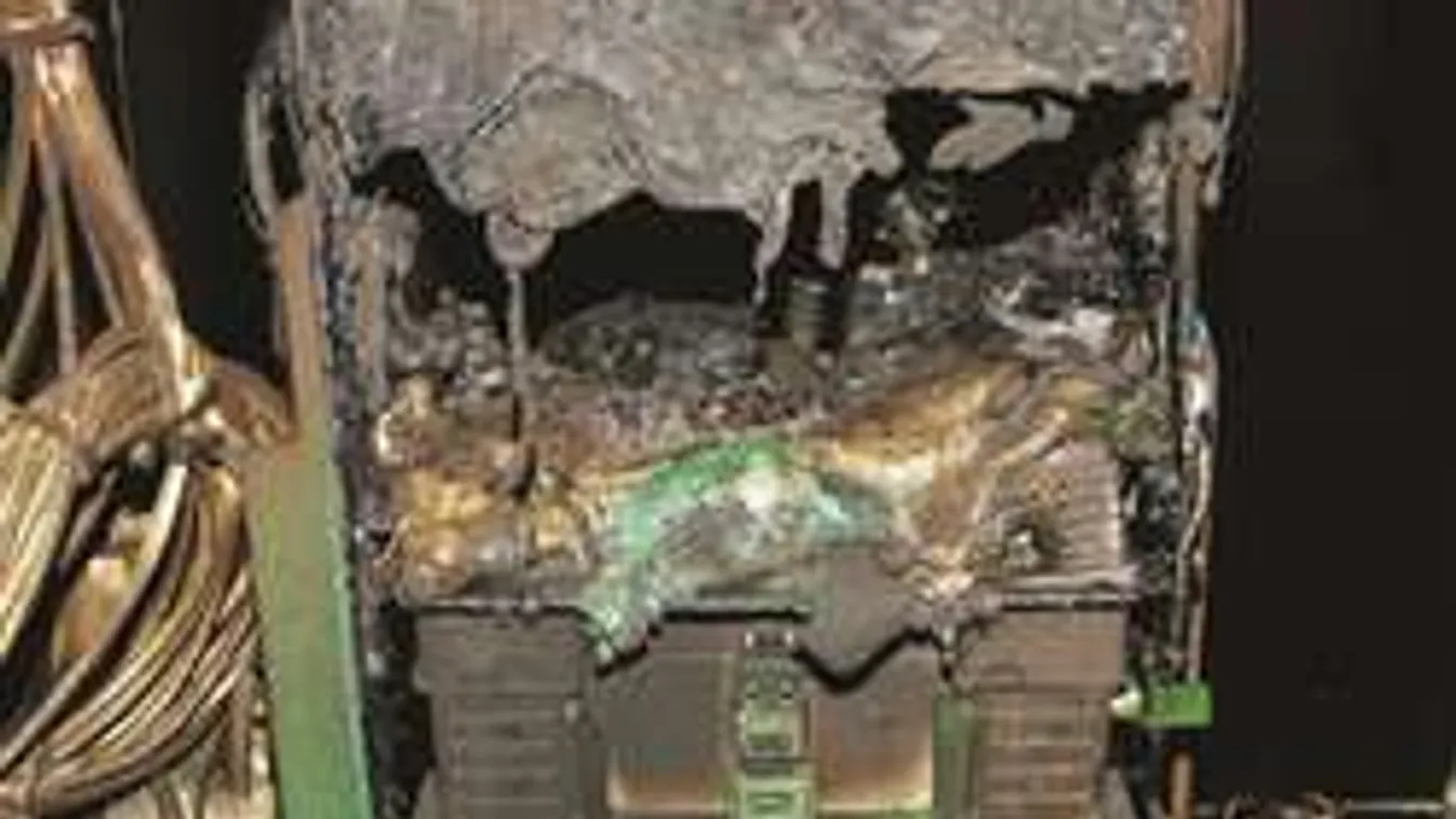 Benzinnel locsolták, aztán belelőttek a dorogi bankba!