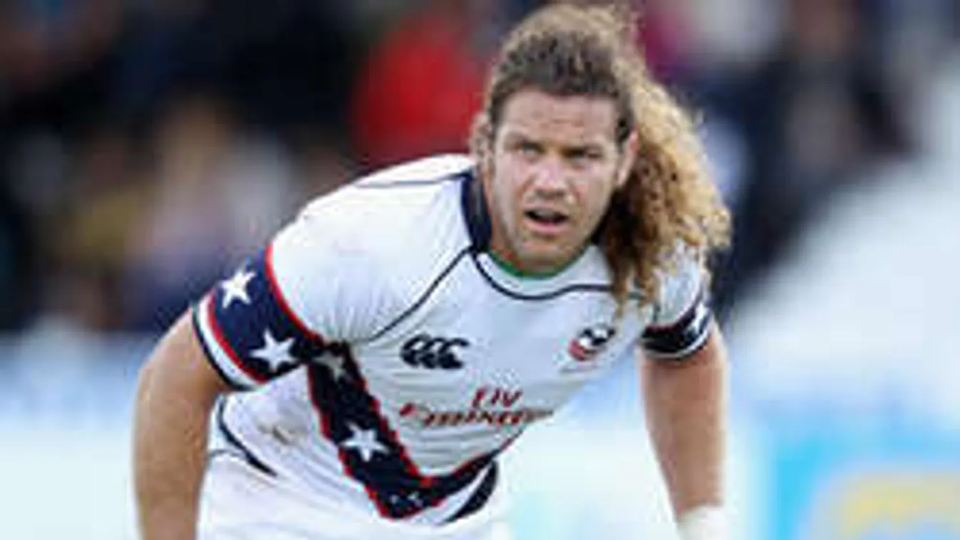 Pucéran pózol a kockahasú szuperhős - fotók