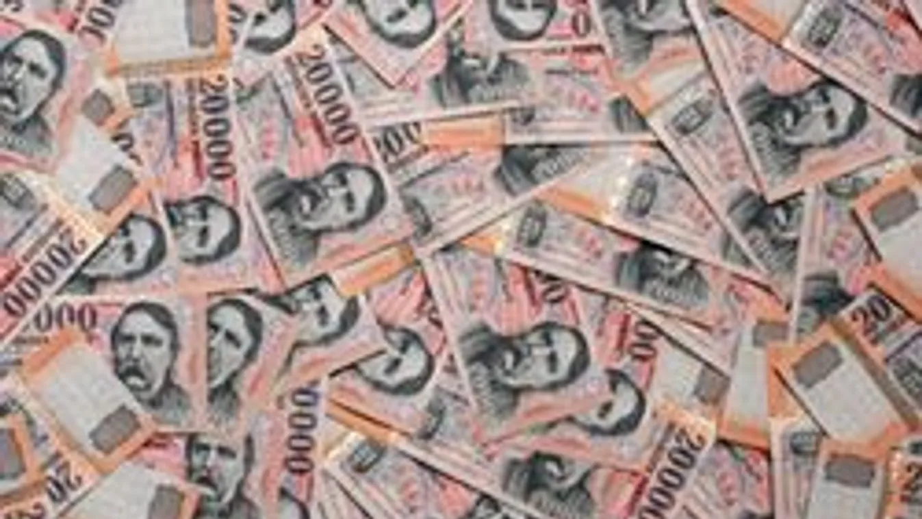 Megjelent a lottómilliárdos a pénzért. Sok mindent elárult magáról!