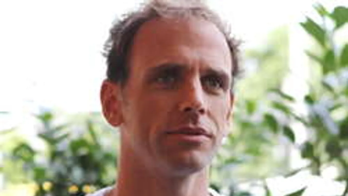 Miért nem vállalja fiatal szerelmét Kásás?