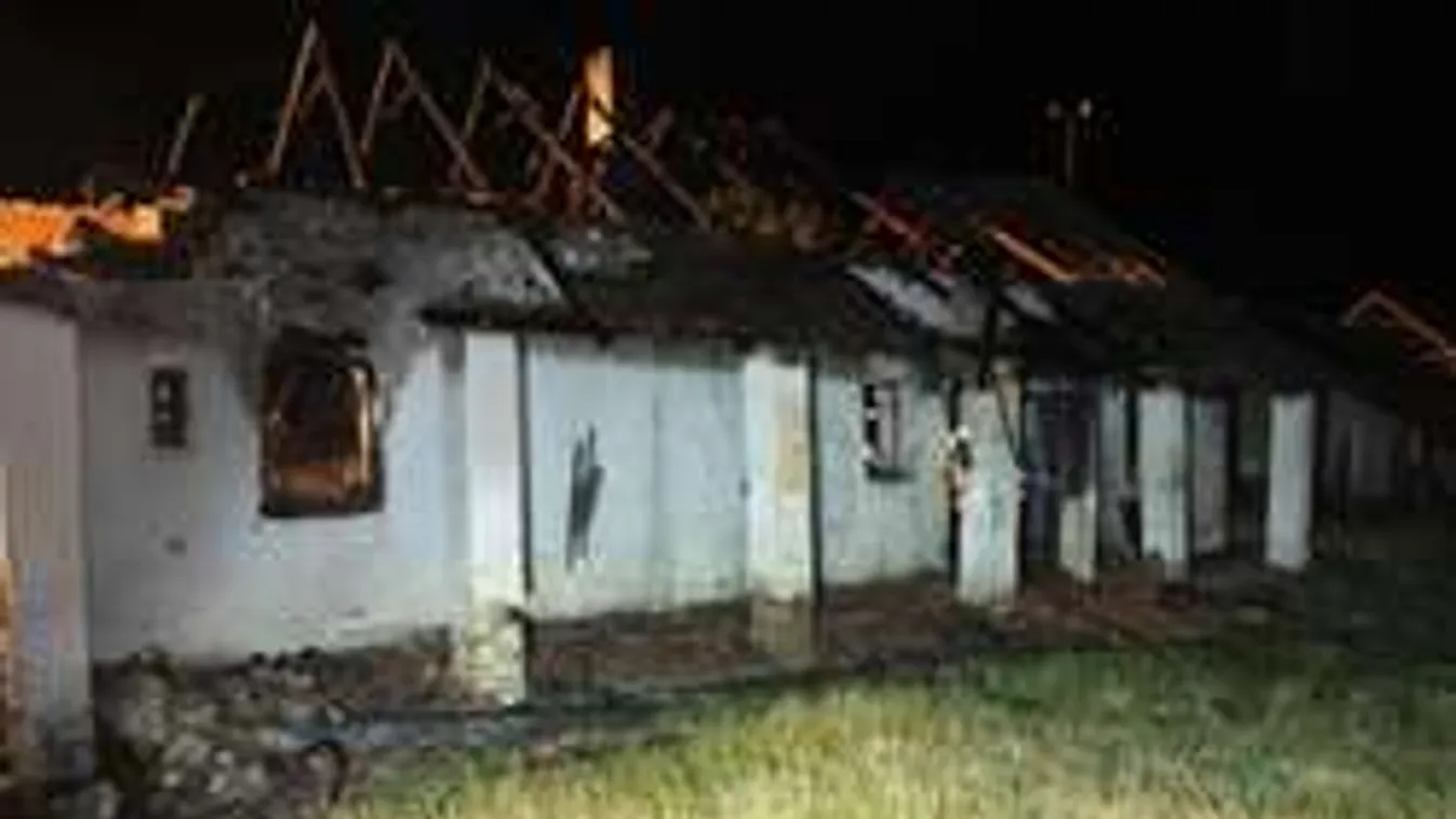 Hiába várta anyját, felgyújtotta házukat